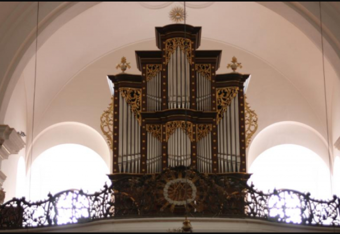 Sonus Paradisi Velesovo Organ, (Surround) (HAUPTWERK)